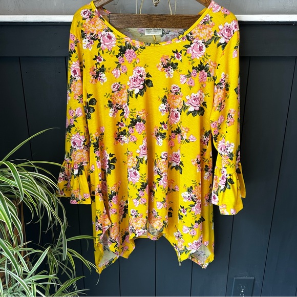 Bobbie Brooks Tops - Bobbie Brooks Floral Yellow Bell Sleeve Asymmetrical Tunic Top sz 2X